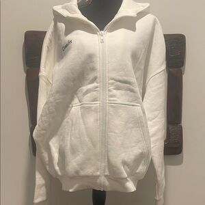 Comfrt Unisex Cozy White Zip-Up Hoodie